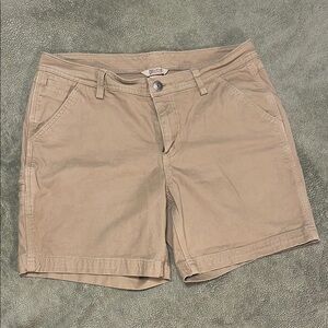 Duluth Trading Co Women’s Khaki Denim Shorts 7” inseam Size 10